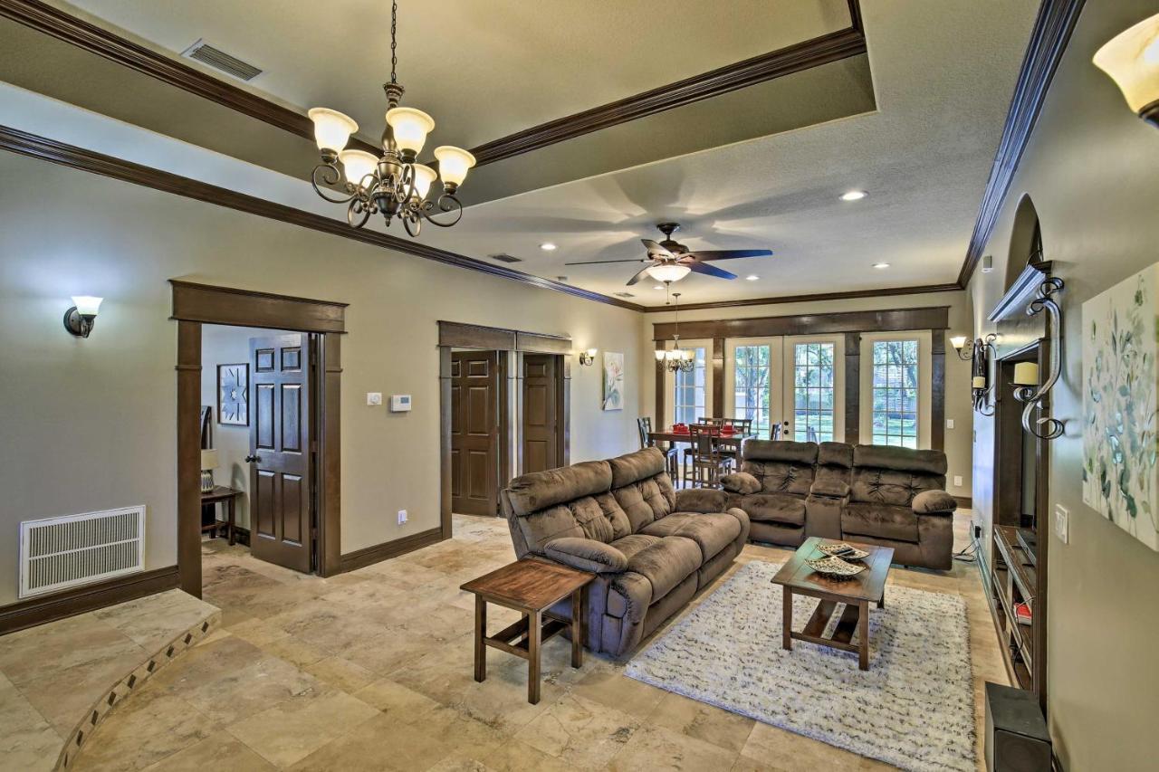 Tampa Oasis With Pool About 7 Mi To Busch Gardens! Vila Exterior foto