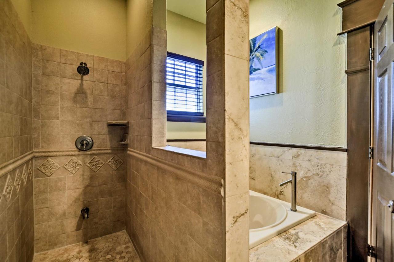 Tampa Oasis With Pool About 7 Mi To Busch Gardens! Vila Exterior foto